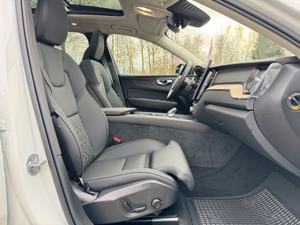 Volvo XC60 2025