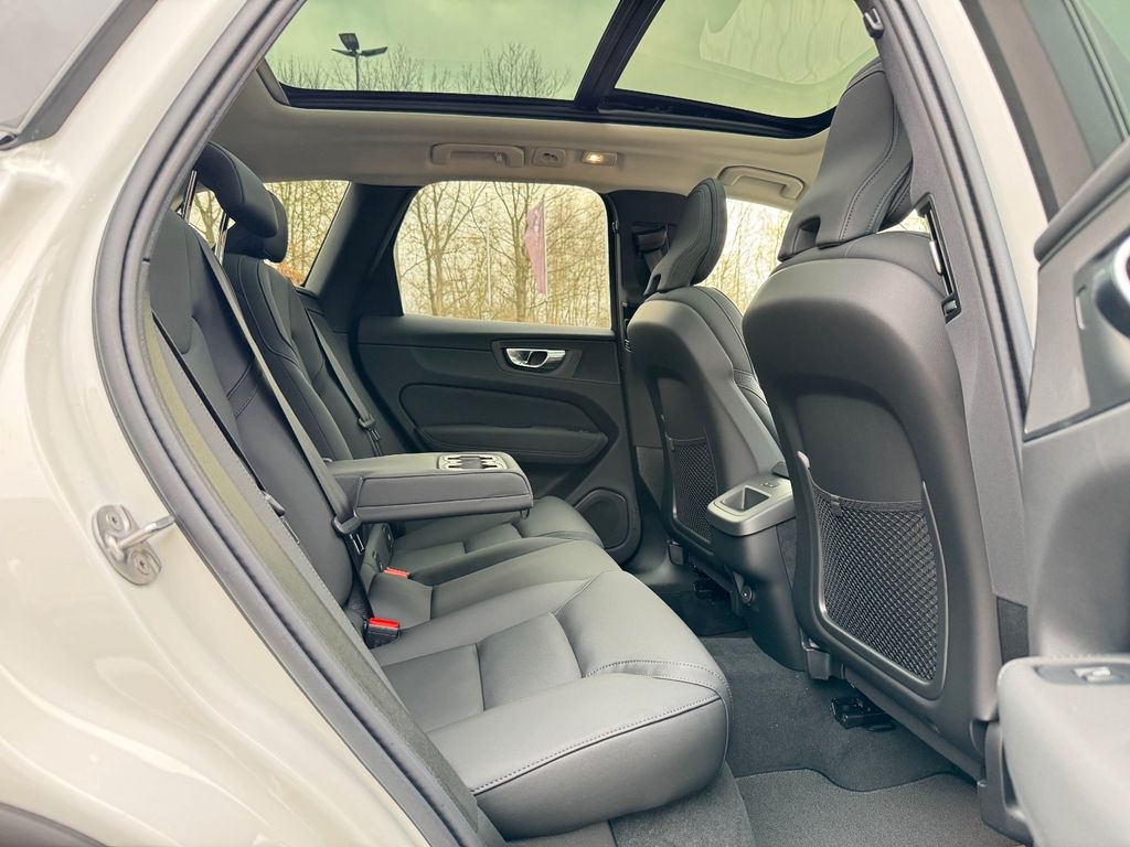 Volvo XC60 2025