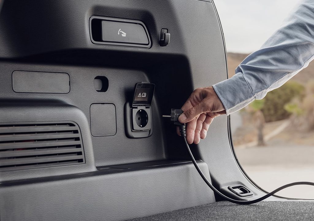 Mitsubishi Plug-in Hybrid Outlander