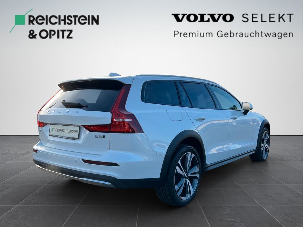 Volvo V60 Cross Country 2024