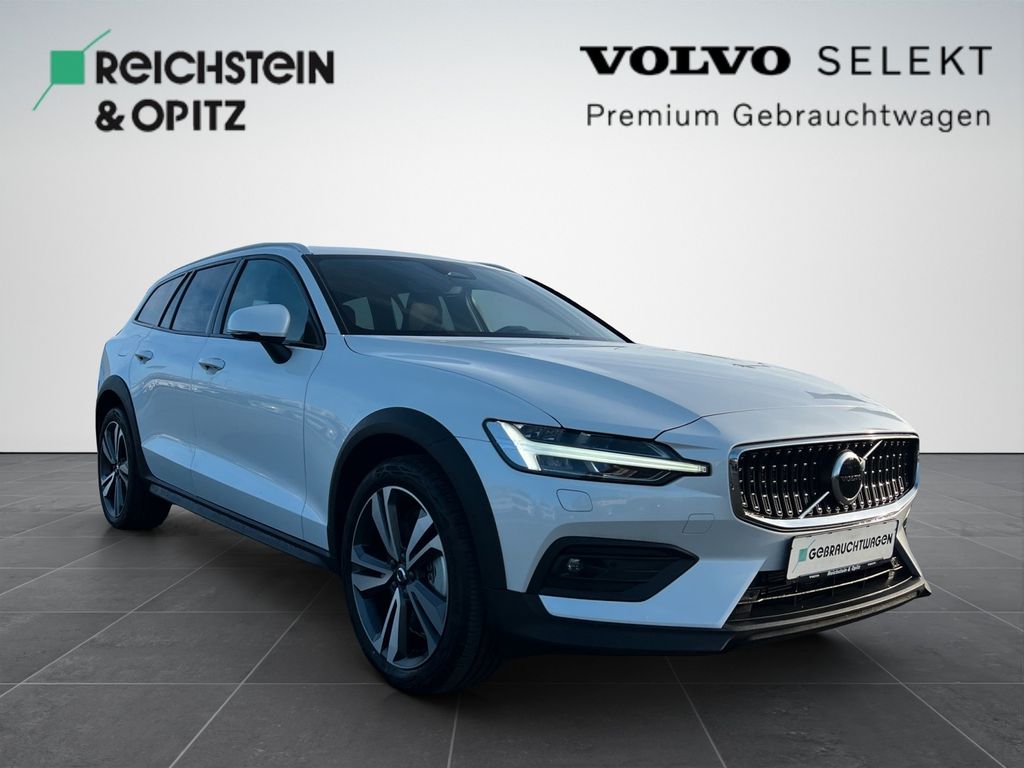 Volvo V60 Cross Country 2024