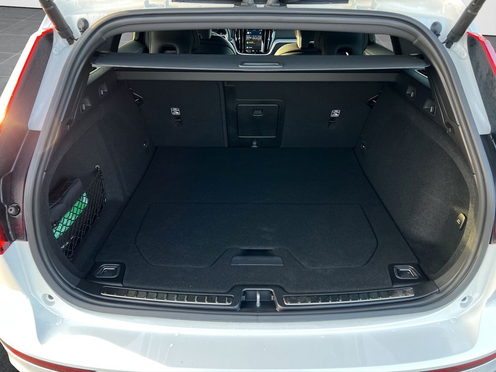 Volvo V60 Cross Country 2024