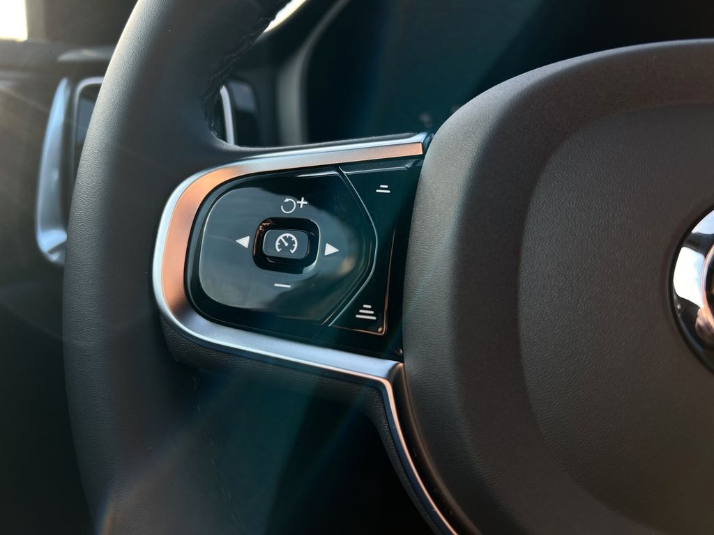 Volvo V60 Cross Country 2024