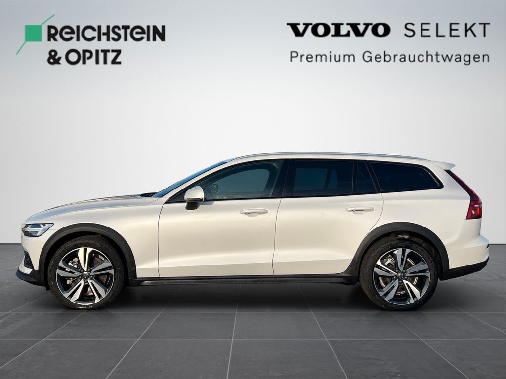 Volvo V60 Cross Country 2024
