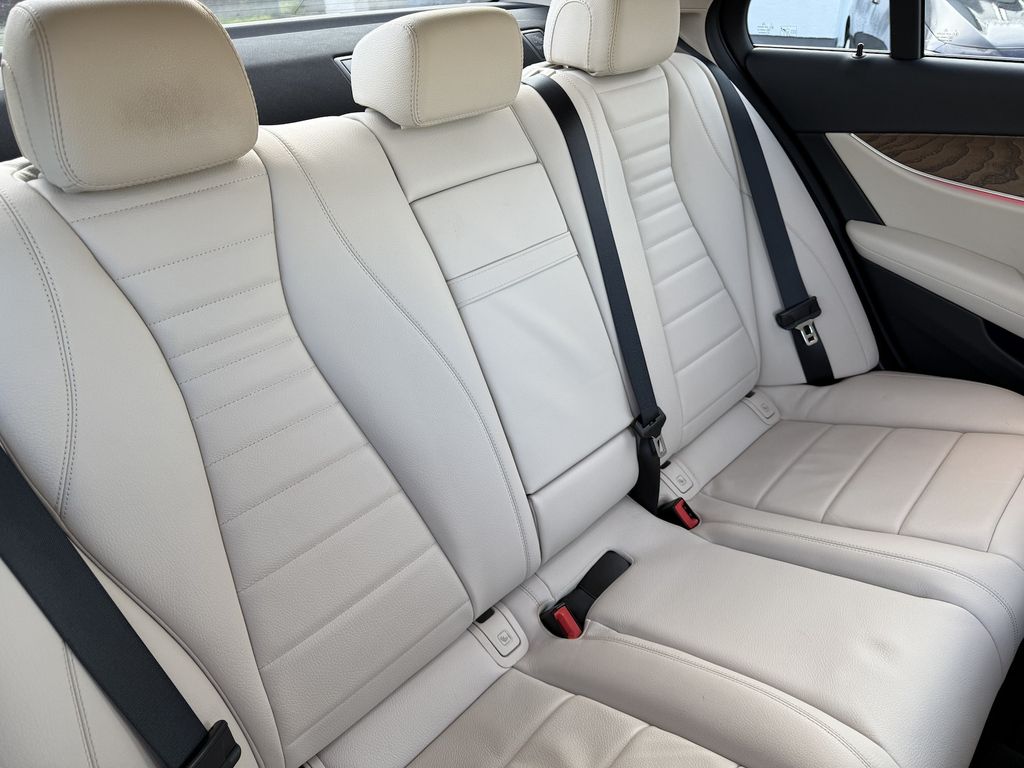 Mercedes-Benz E 220 2022