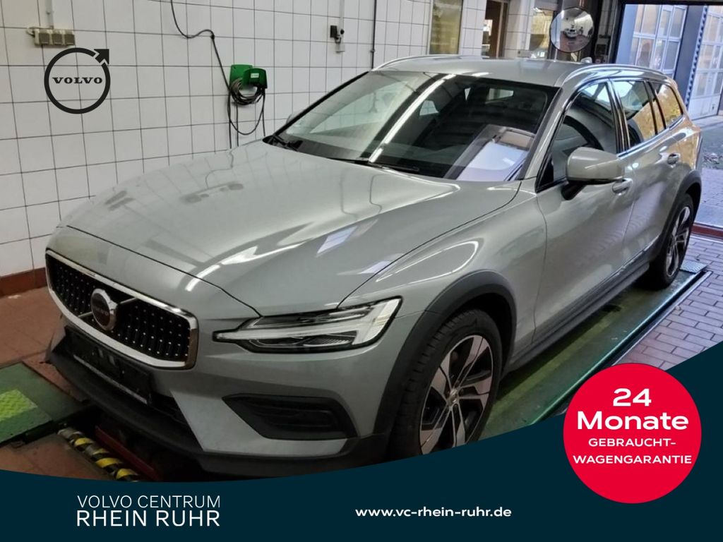Volvo V60 Cross Country 2023