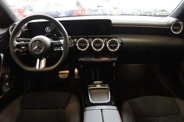 Mercedes-Benz CLA 200 2024