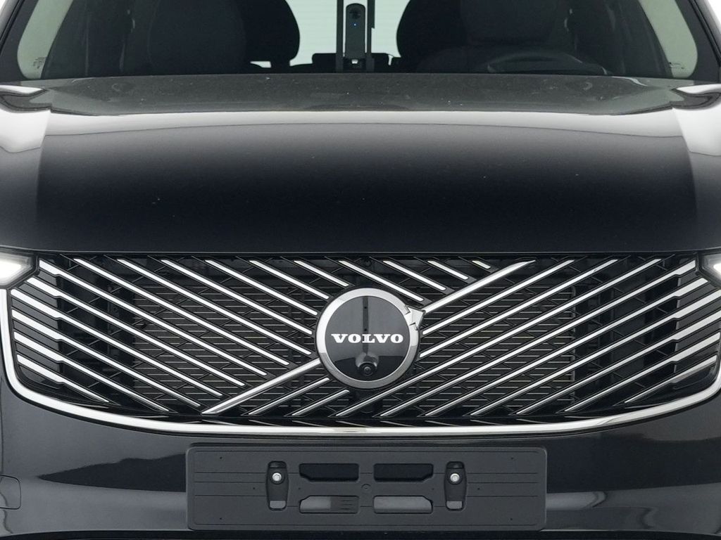 Volvo XC90 2025