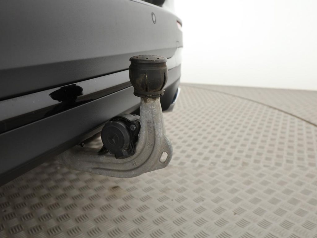 Mercedes-Benz GLA 200 2021