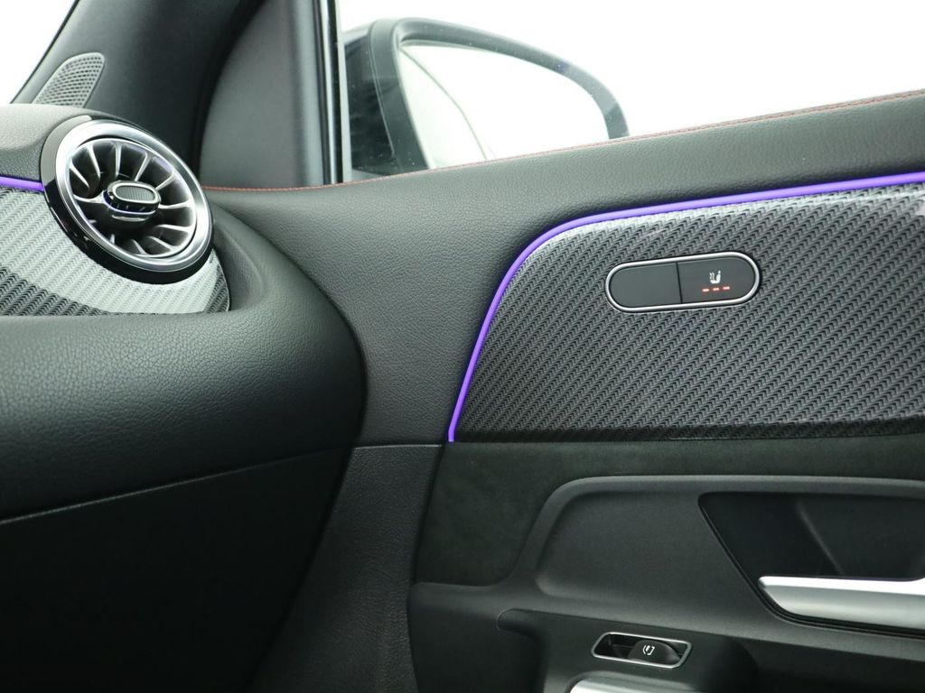 Mercedes-Benz GLA 200 2021