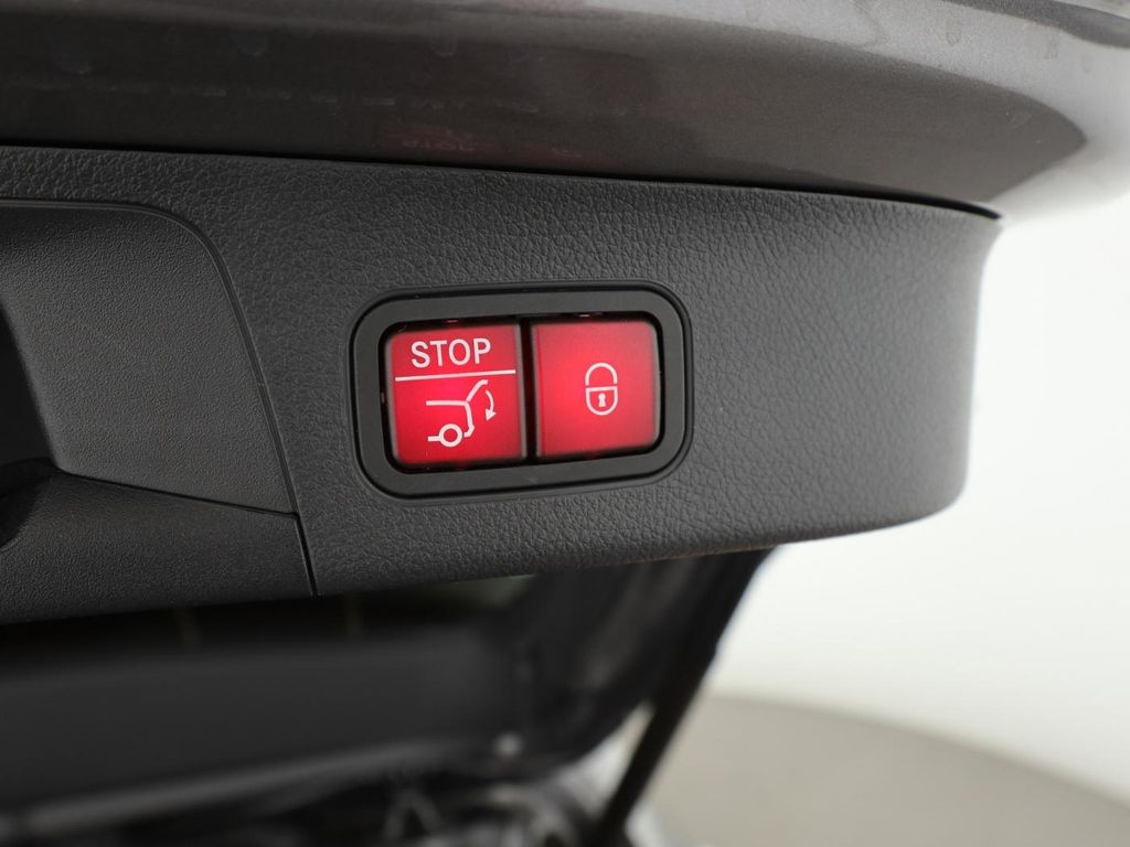 Mercedes-Benz GLA 200 2021