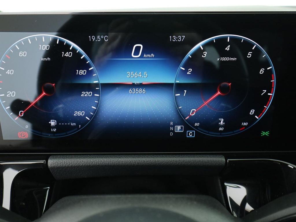 Mercedes-Benz GLA 200 2021