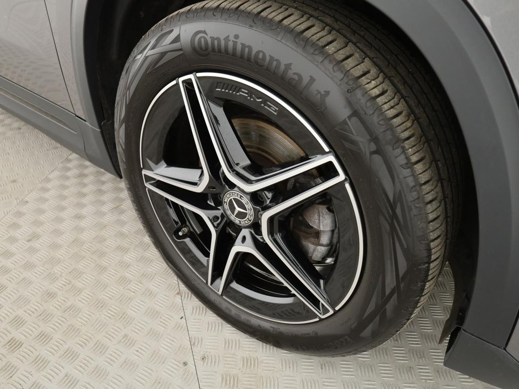 Mercedes-Benz GLA 200 2021