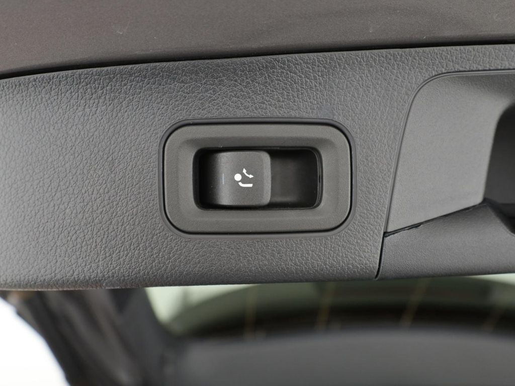 Mercedes-Benz GLA 200 2021