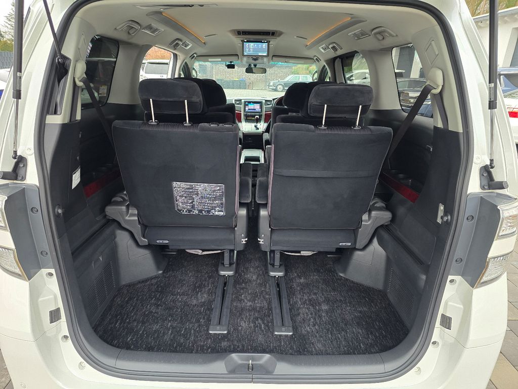 Toyota Alphard 2008
