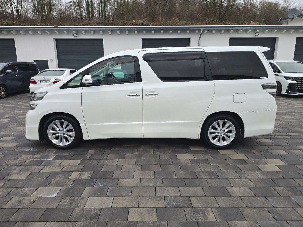 Toyota Alphard 2008
