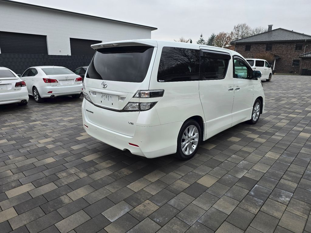 Toyota Alphard 2008