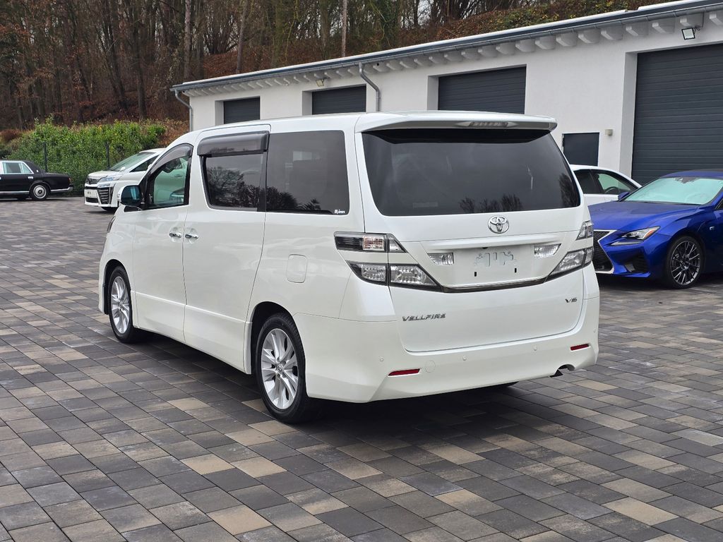 Toyota Alphard 2008