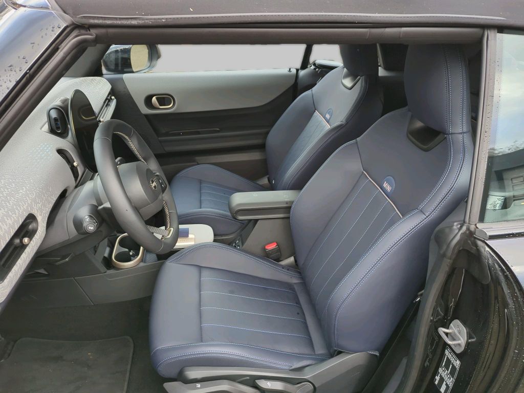 MINI Cooper Cabrio 2024