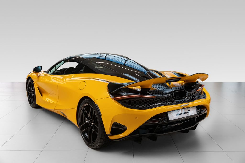 McLaren 750S 2025