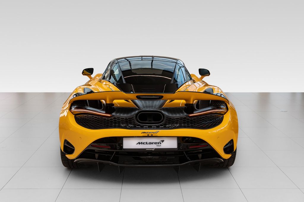 McLaren 750S 2025