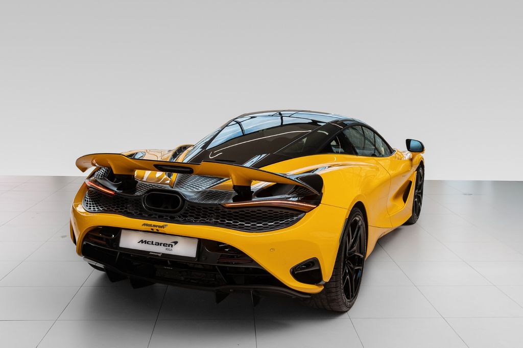 McLaren 750S 2025
