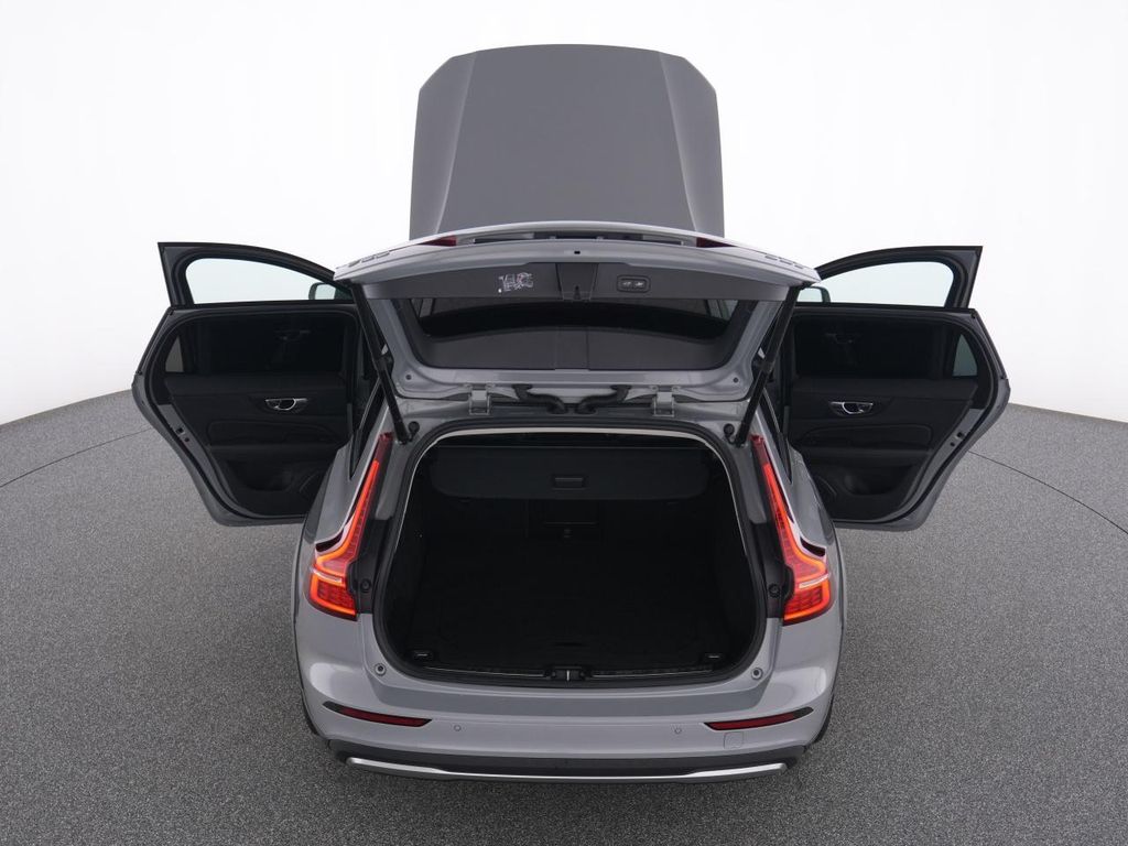 Volvo V60 Cross Country 2023