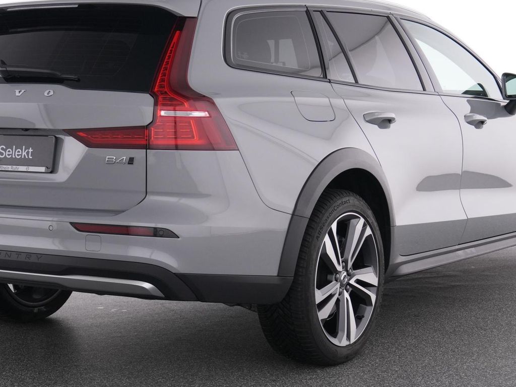 Volvo V60 Cross Country 2023