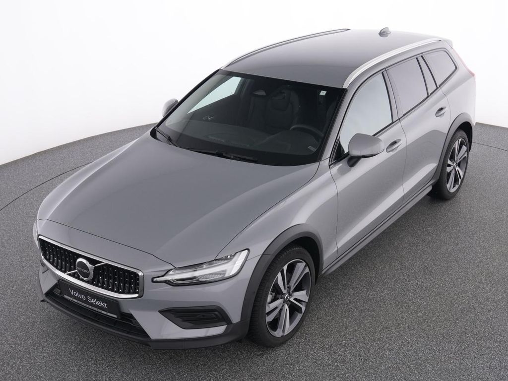 Volvo V60 Cross Country 2023