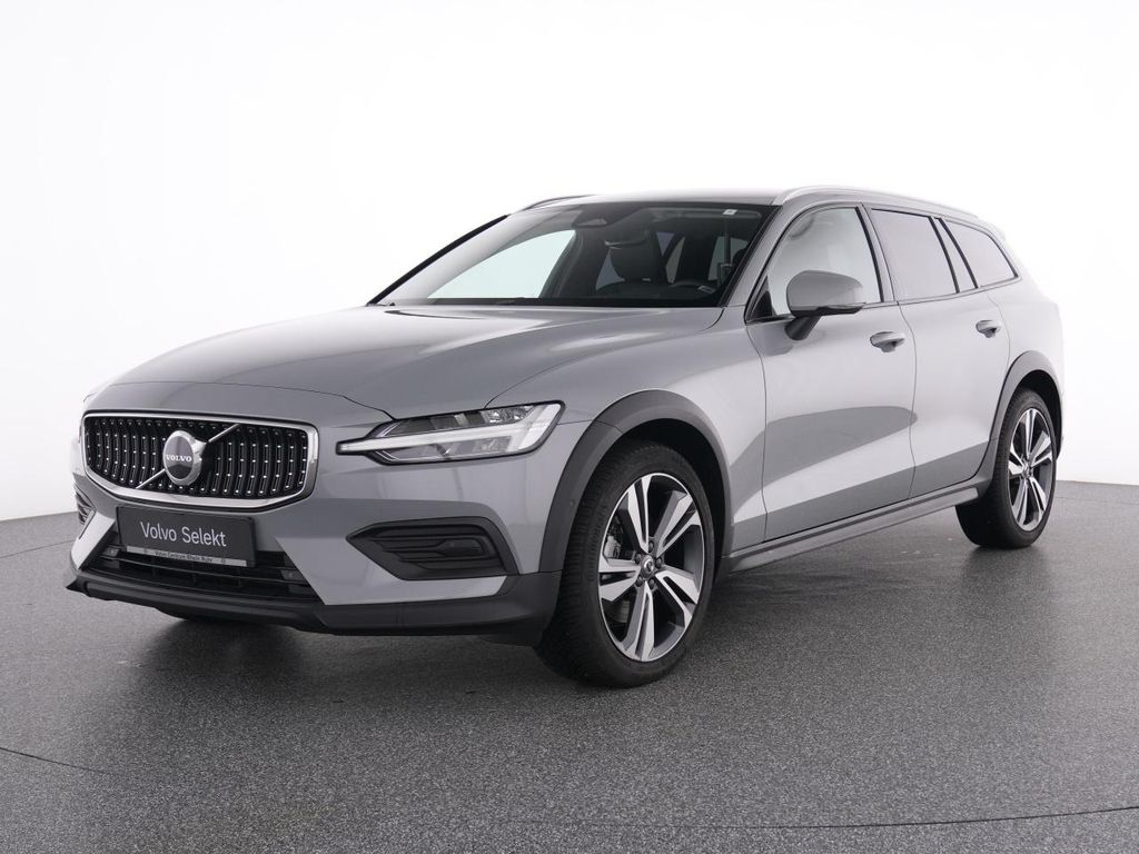 Volvo V60 Cross Country 2023