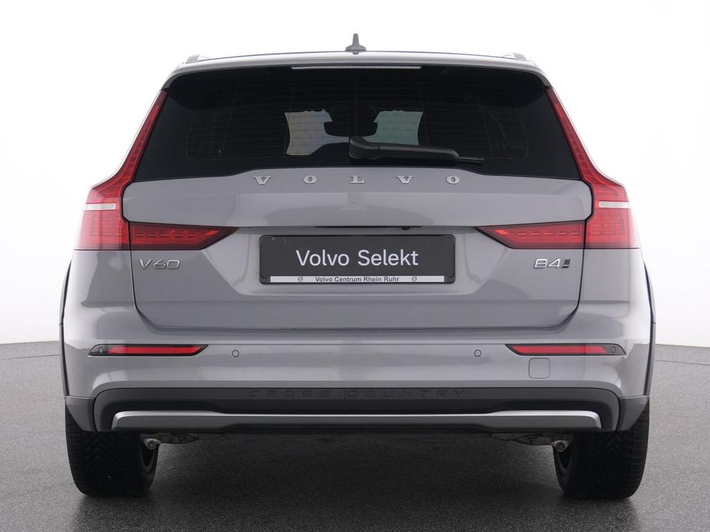 Volvo V60 Cross Country 2023