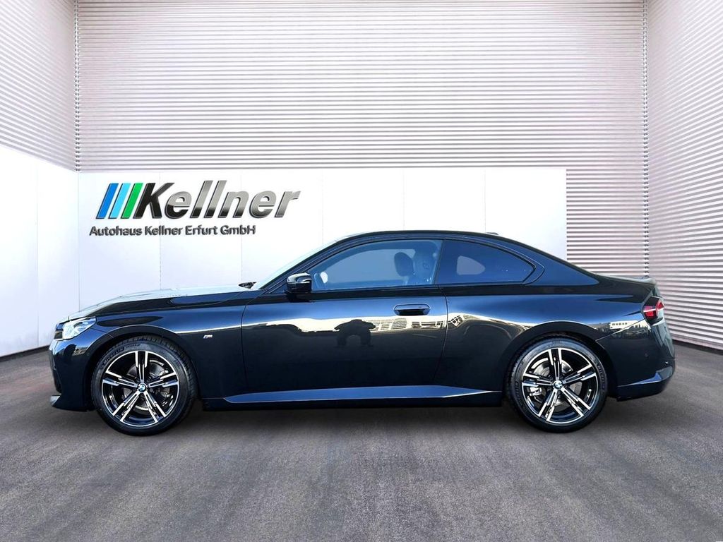 BMW 220 2025