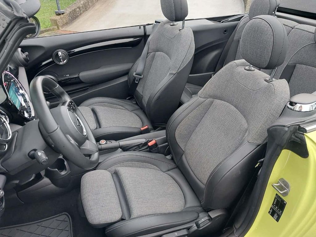 MINI Cooper Cabrio 2021