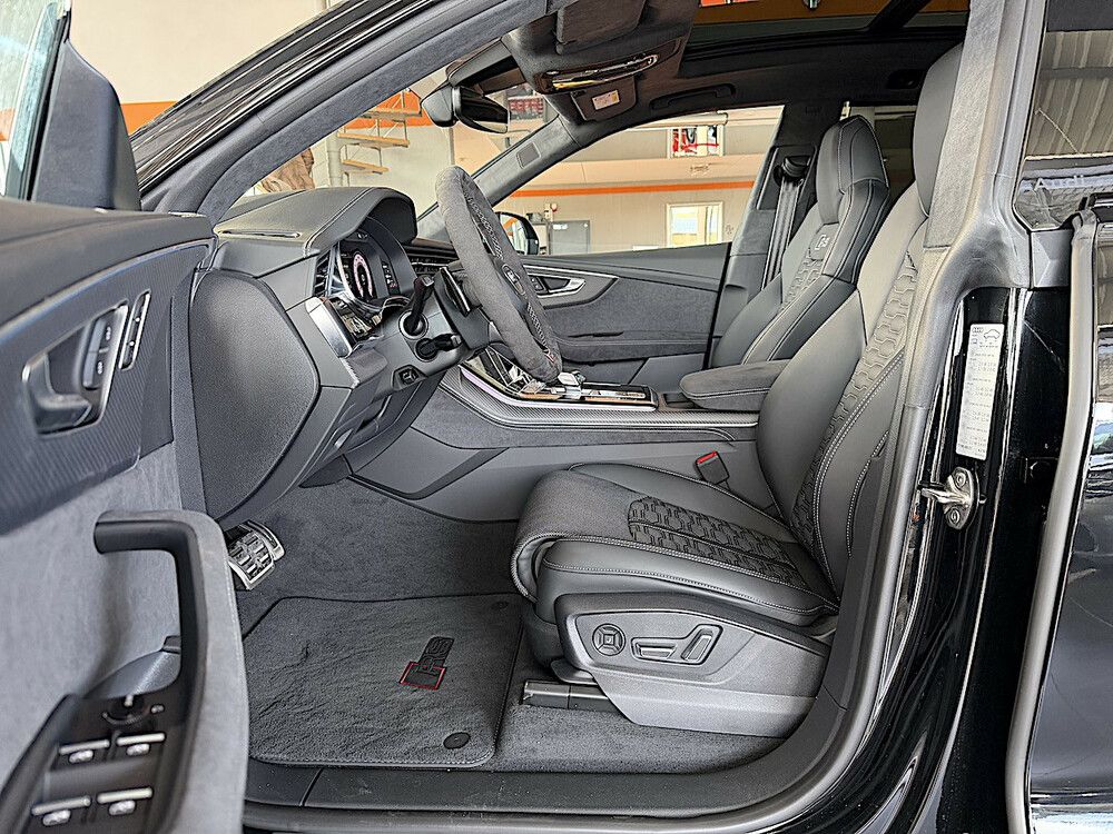 Audi RSQ8 2025