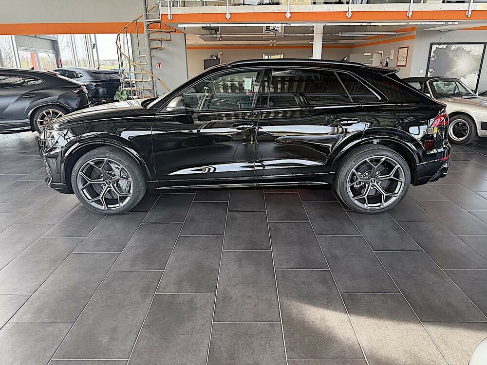 Audi RSQ8 2025