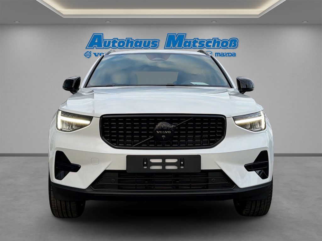 Volvo XC40 2025