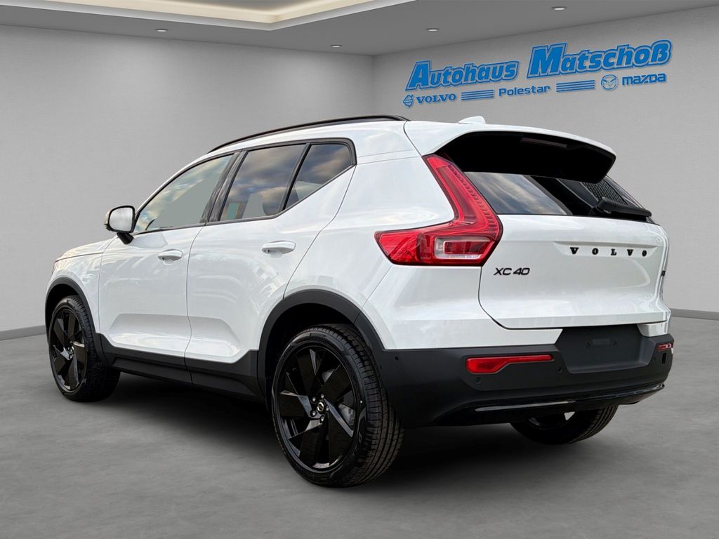 Volvo XC40 2025