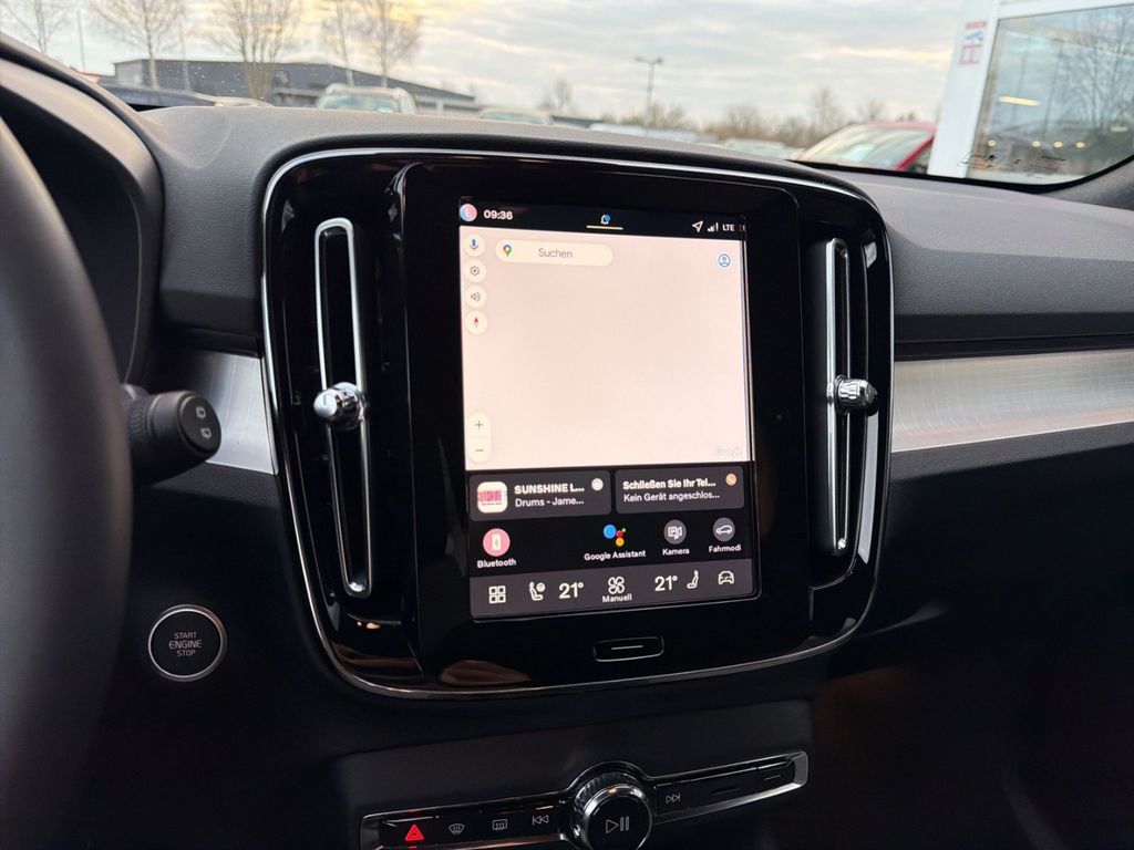 Volvo XC40 2025