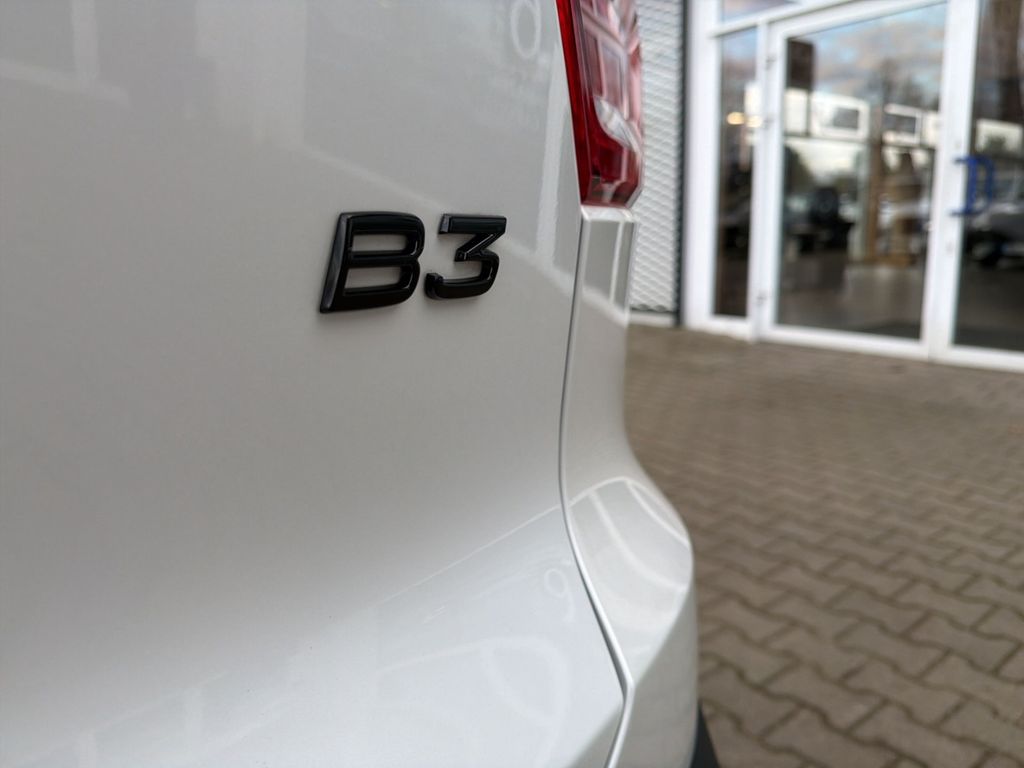 Volvo XC40 2025