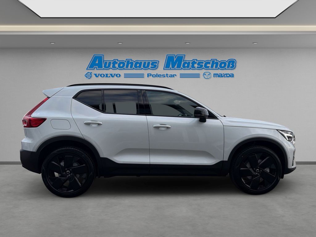 Volvo XC40 2025