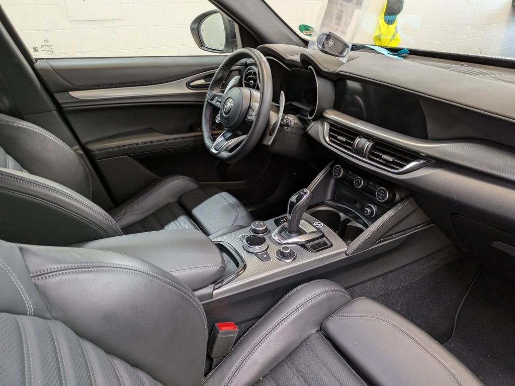 Alfa Romeo Stelvio 2024