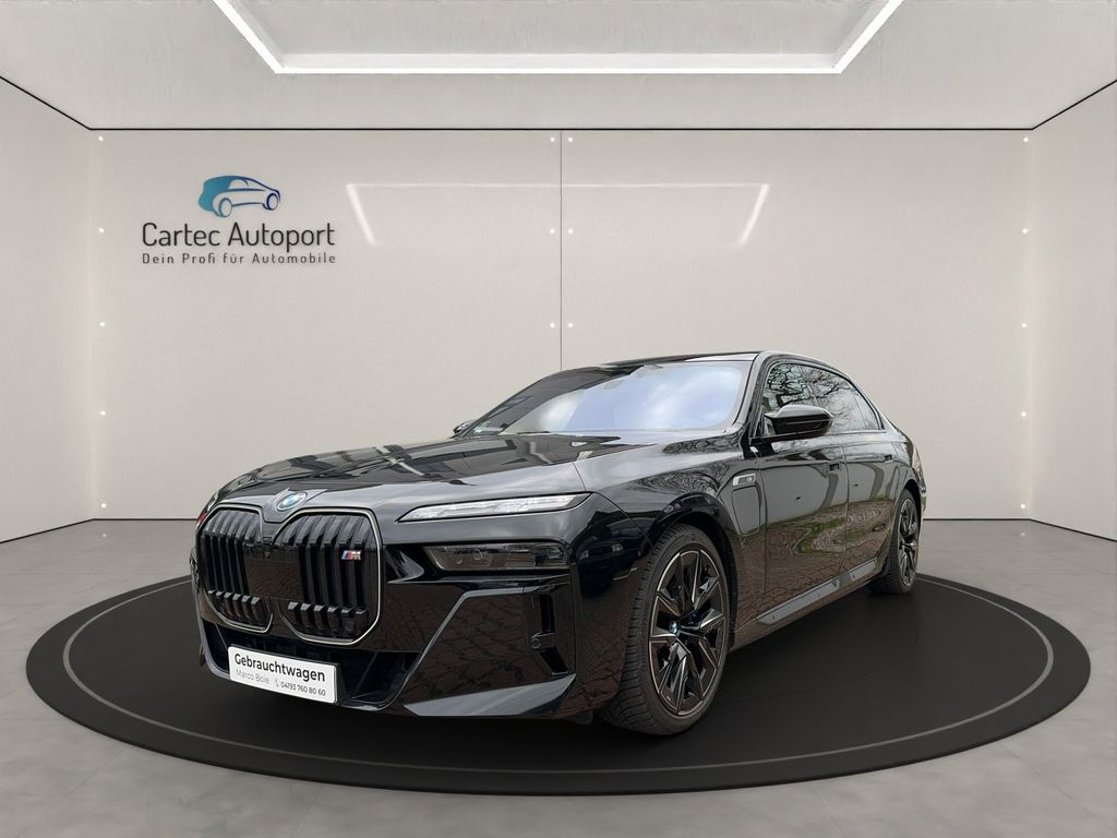 BMW M760 2023