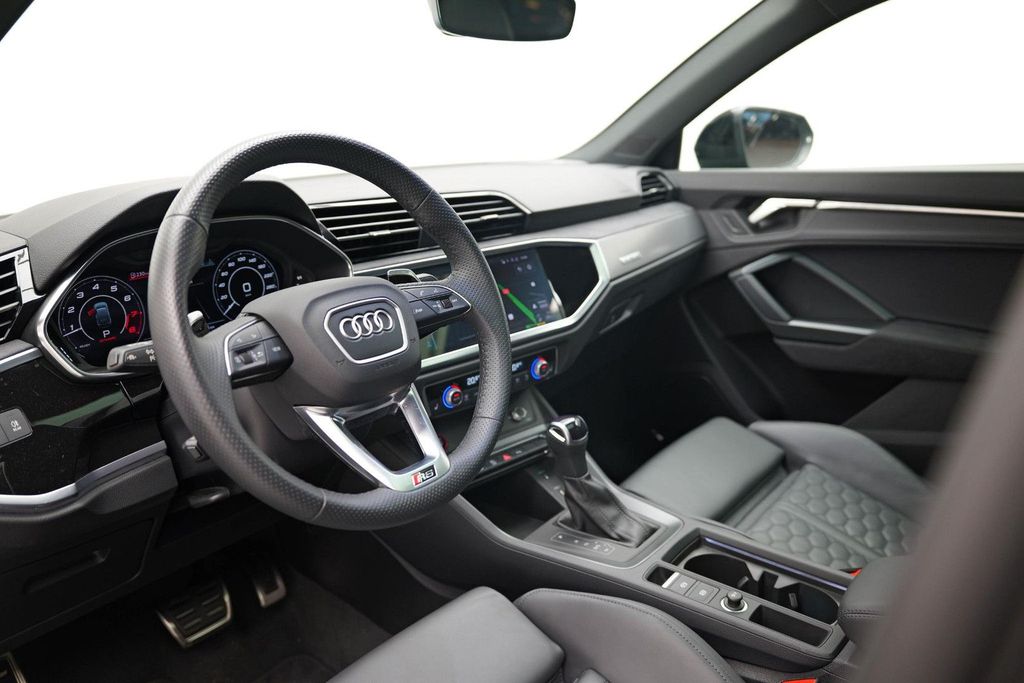 Audi RSQ3 2023