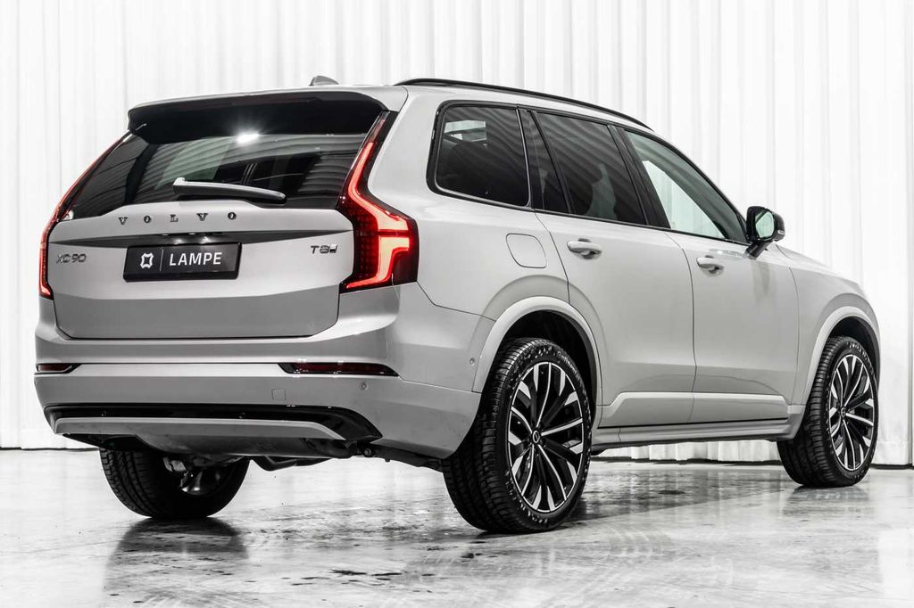 Volvo XC90 2025