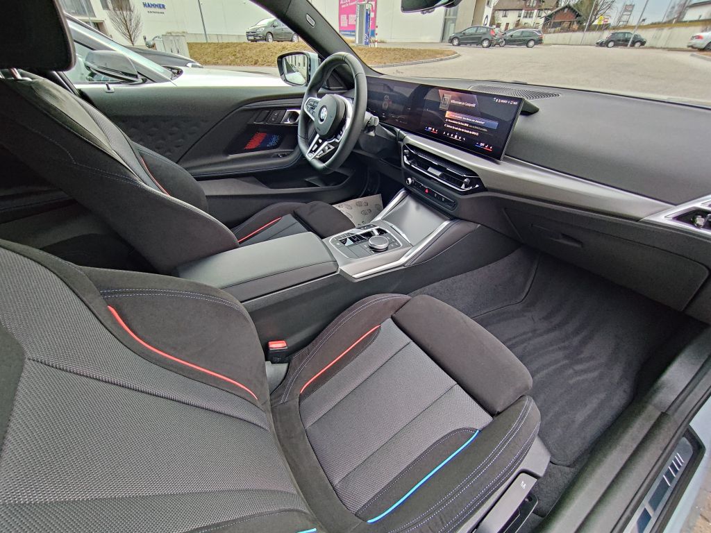BMW 220 2025