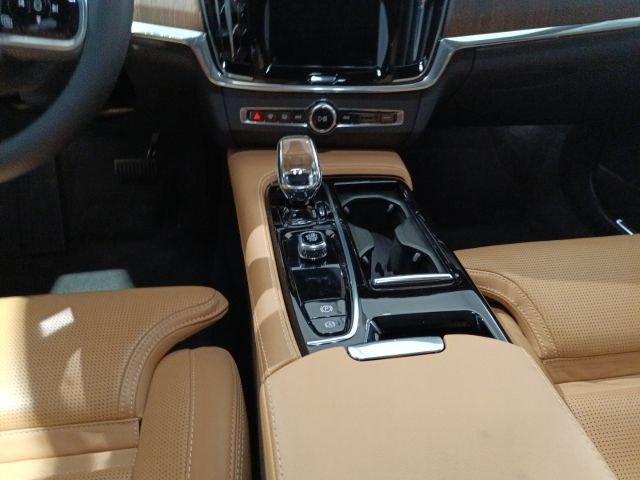 Volvo V90 2022