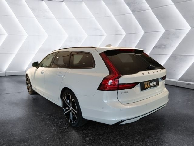 Volvo V90 2022