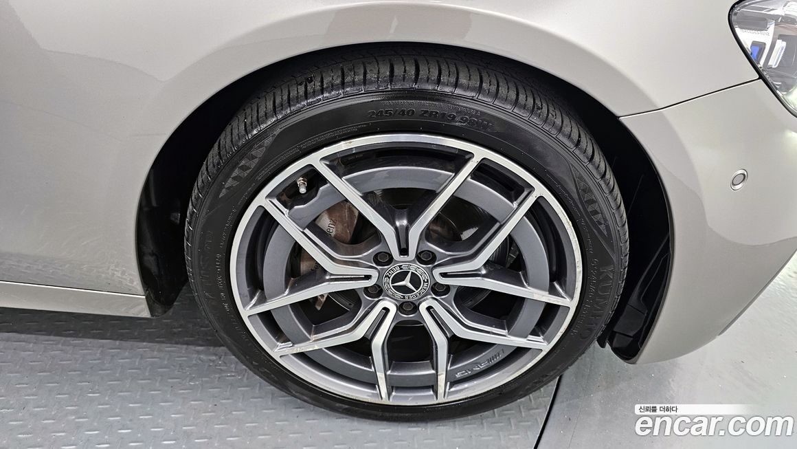 Mercedes-Benz E-Class 2021