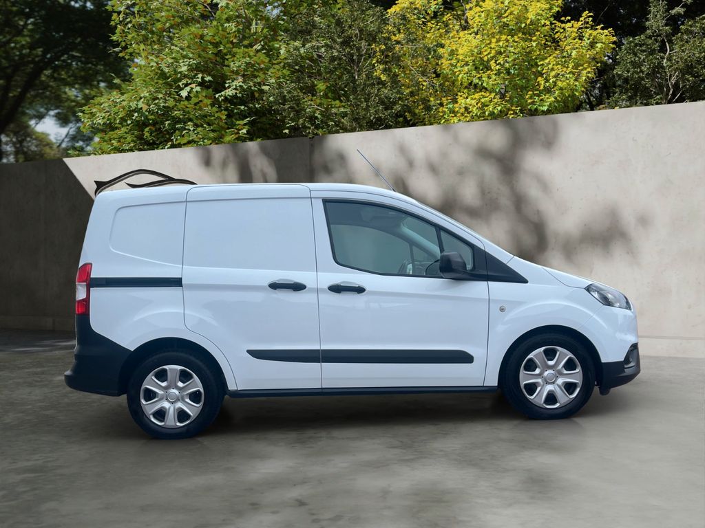 Ford Transit Courier 2020