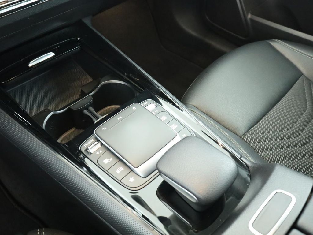 Mercedes-Benz B 180 2022